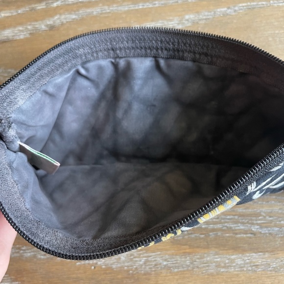 Vera Bradley black, white, & yellow wide pouch - Picture 4 of 6